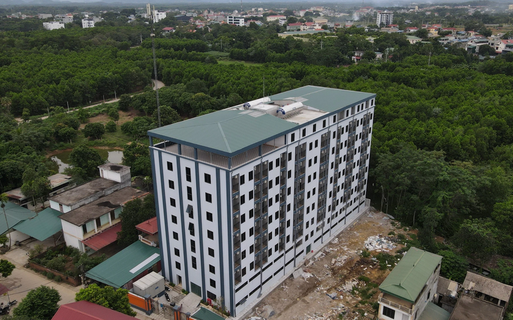 Chung cư mini xây dựng sai phép tại huyện Thạch Thất, TP Hà Nội - Ảnh: B.N.